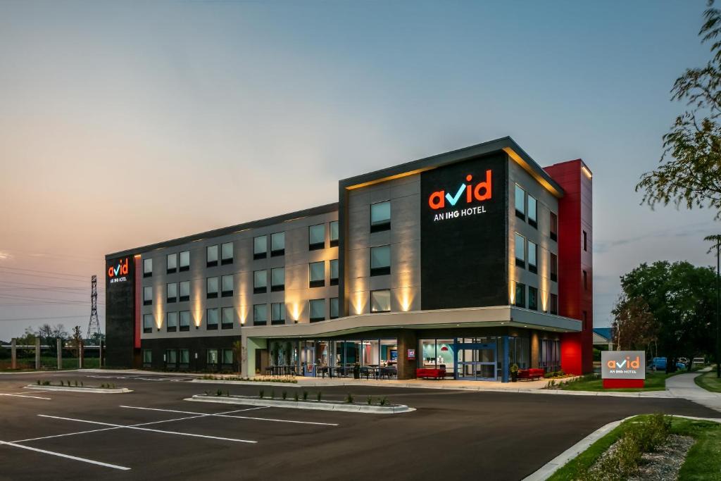 Roseville Hotel | Avid Hotels - Roseville - Minneapolis North by IHG
