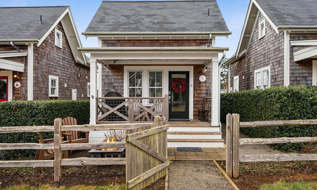 Seabrook House | Back Home, bring your pup along and enjoy the orchard cabin!