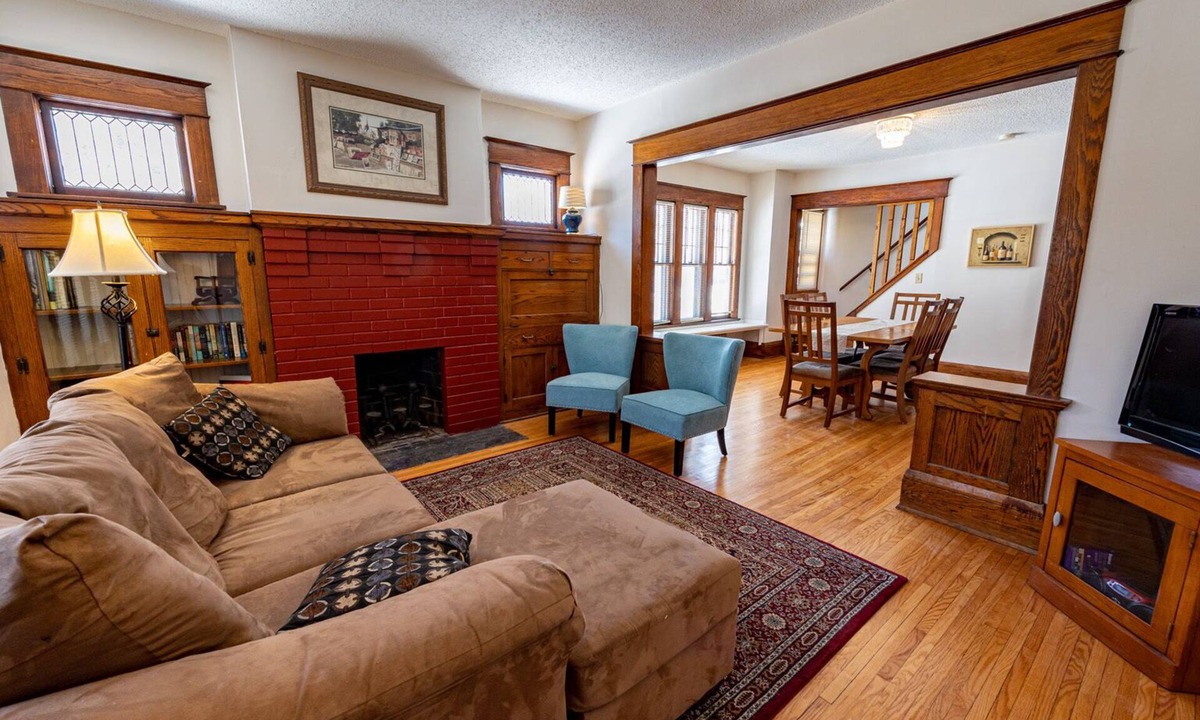 Midway House | Beautiful 4BR 2 bath Craftsman home, completely renovated, roomy, handy location