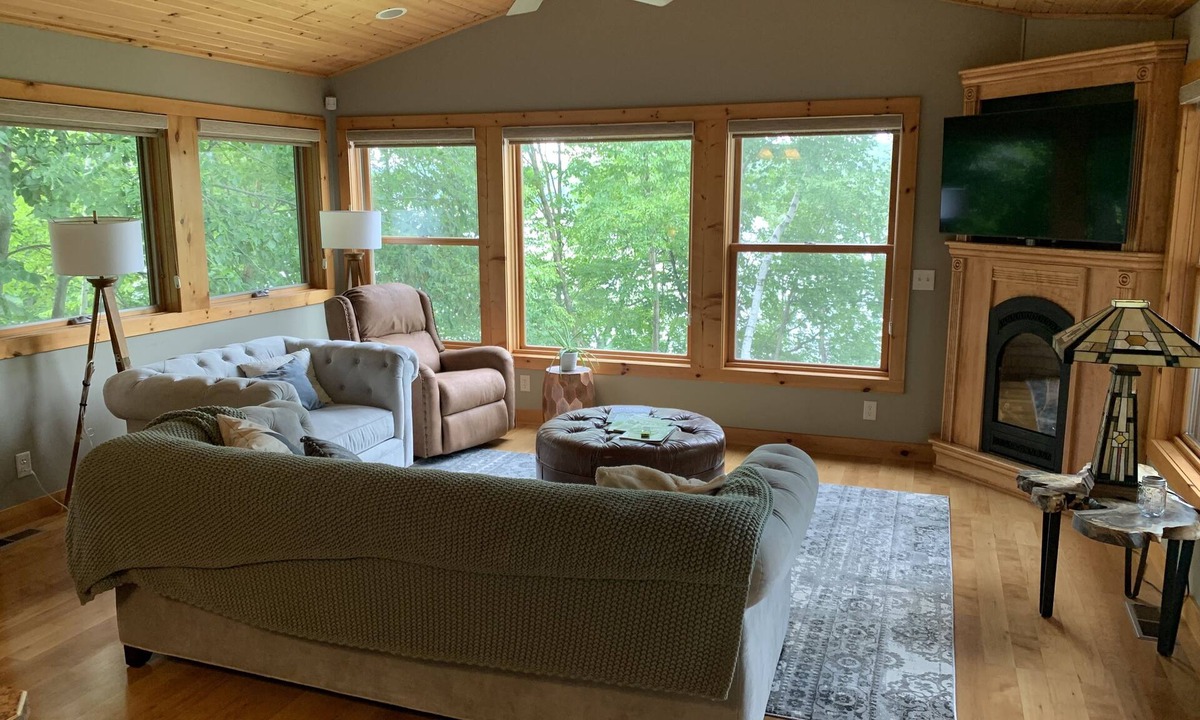 Turtle Lake House | Beautiful Lake Front Wisconsin Cabin!