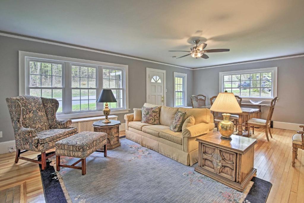 Lenox House | Beautiful Lenox Home, 3 Mi to Shakespeare and Co!