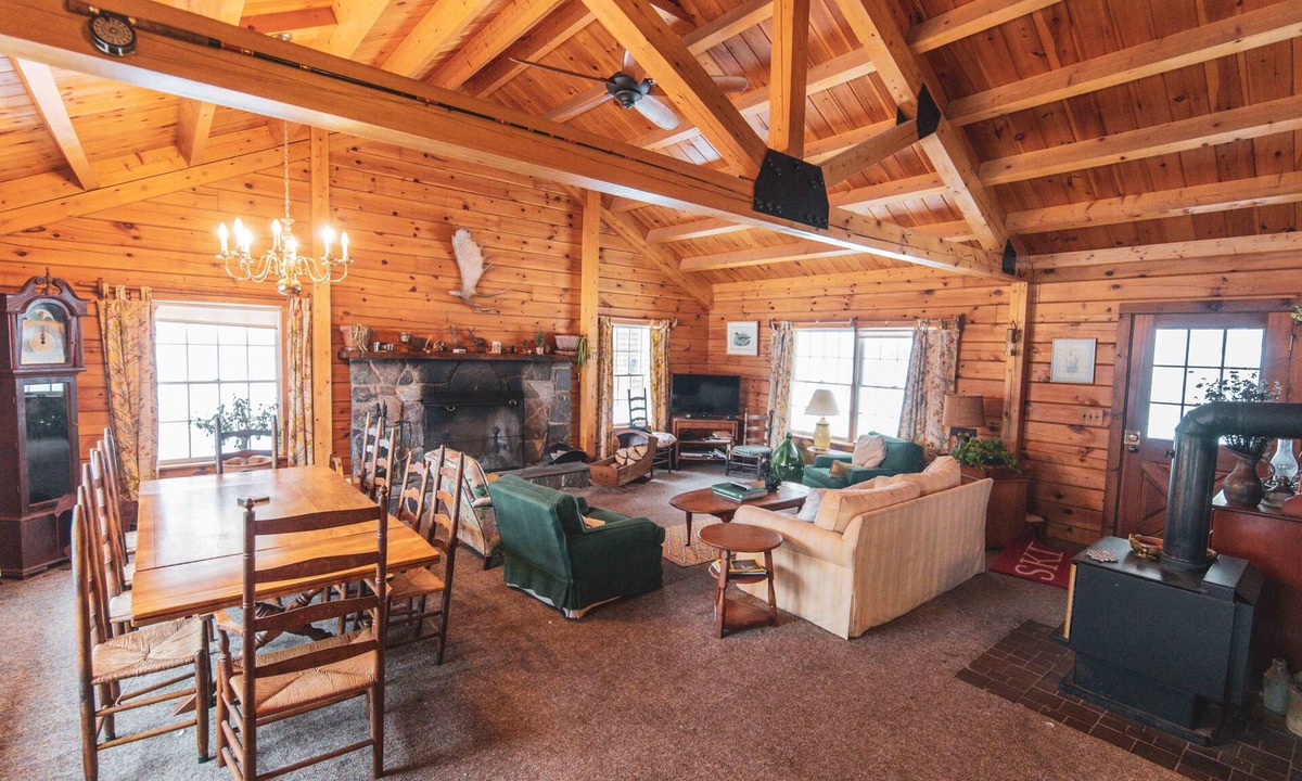 Lyman House | Beautiful Private Large Cabin Overlooking Ogontz Lake in Ogontz Resort