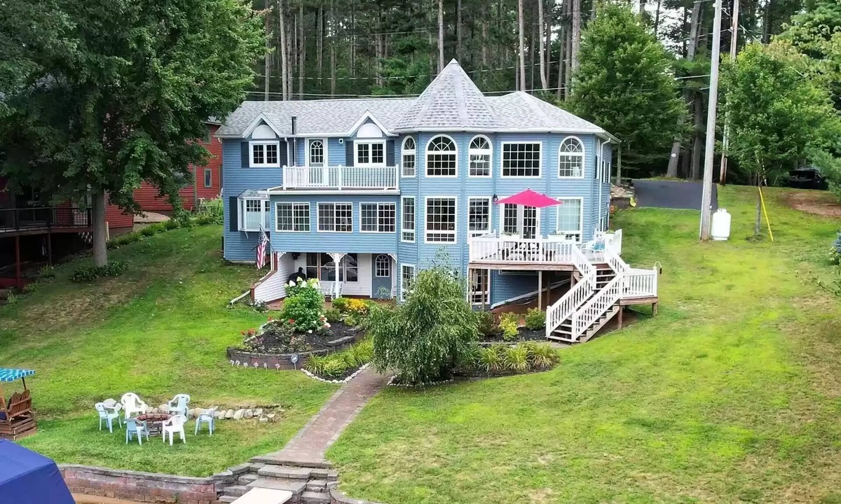 Colton House | Beautiful Waterfront Home in Colton Near Local Colleges