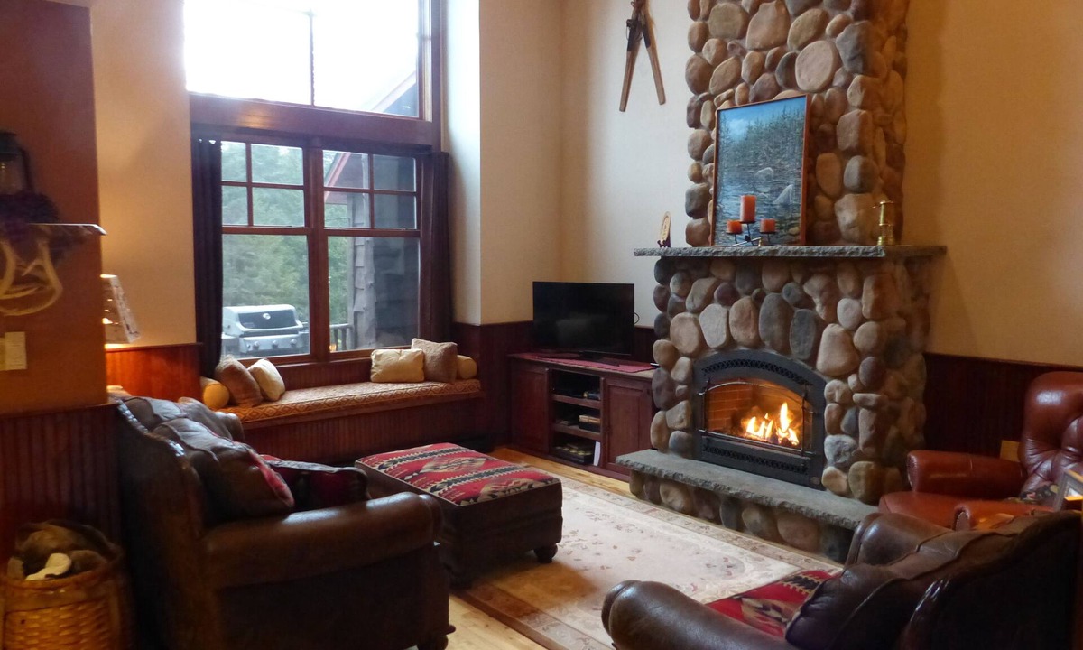 Lake Placid House | Beautiful Wooded Townhouse in Lake Placid