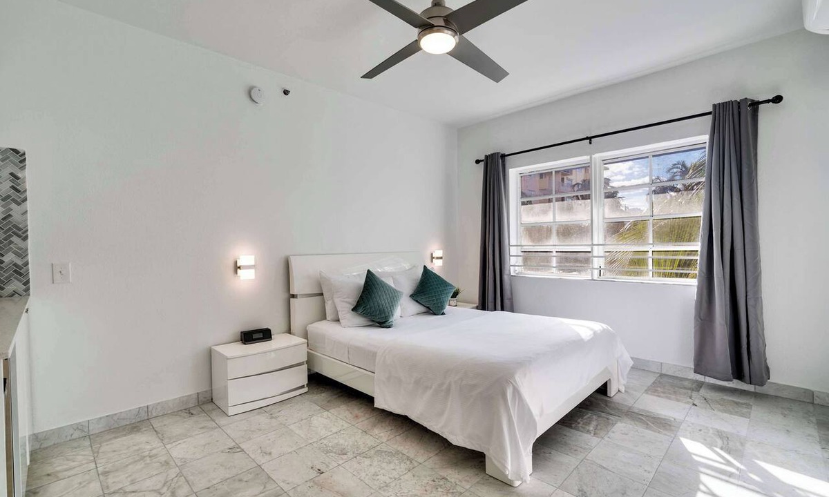 Flamingo/Lummus Condo | Best Beach Location | Wi-Fi, TV & Amenities
