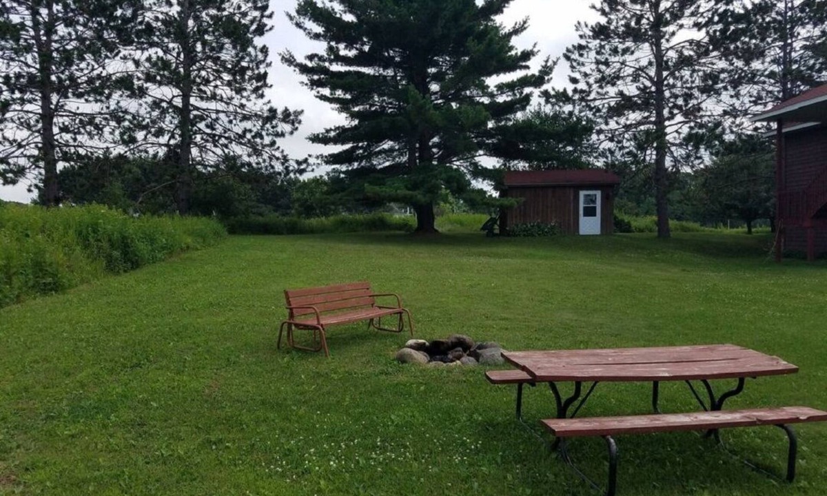 Birchwood Hostel | Birchwood Motel in Birchwood, WI! Standard room