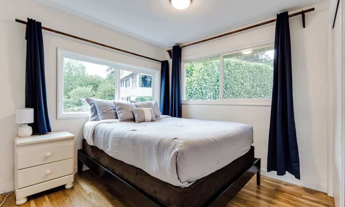 Western House | Bright Eugene Retreat Near UO, Hayward & Autzen