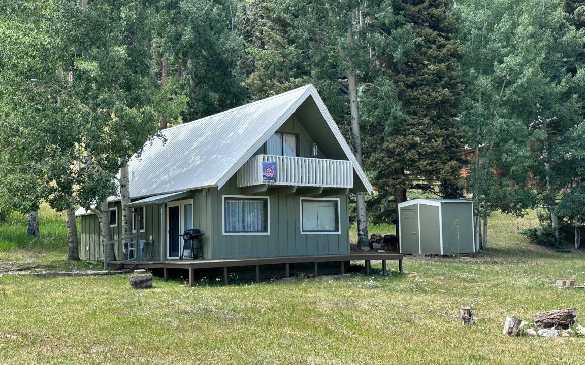 Taos Ski Valley Cabin | Cabin ∙ 2 bedrooms ∙ 6 guests
