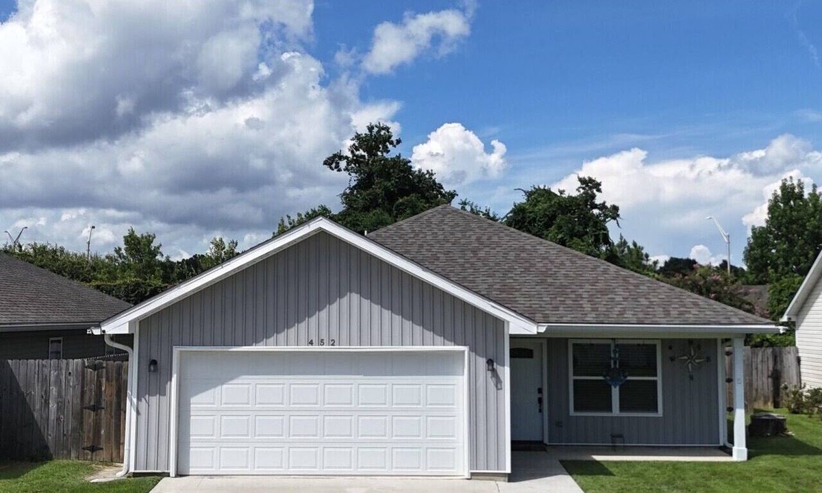 Brent House | Captain`s Quarters - New Listing