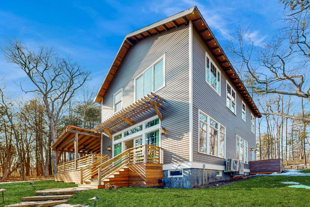 Charlotte House | Cedar Beach Lakehouse