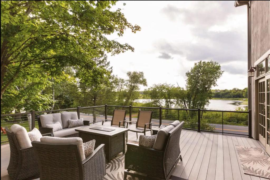 Excelsior House | Cedar House Retreat