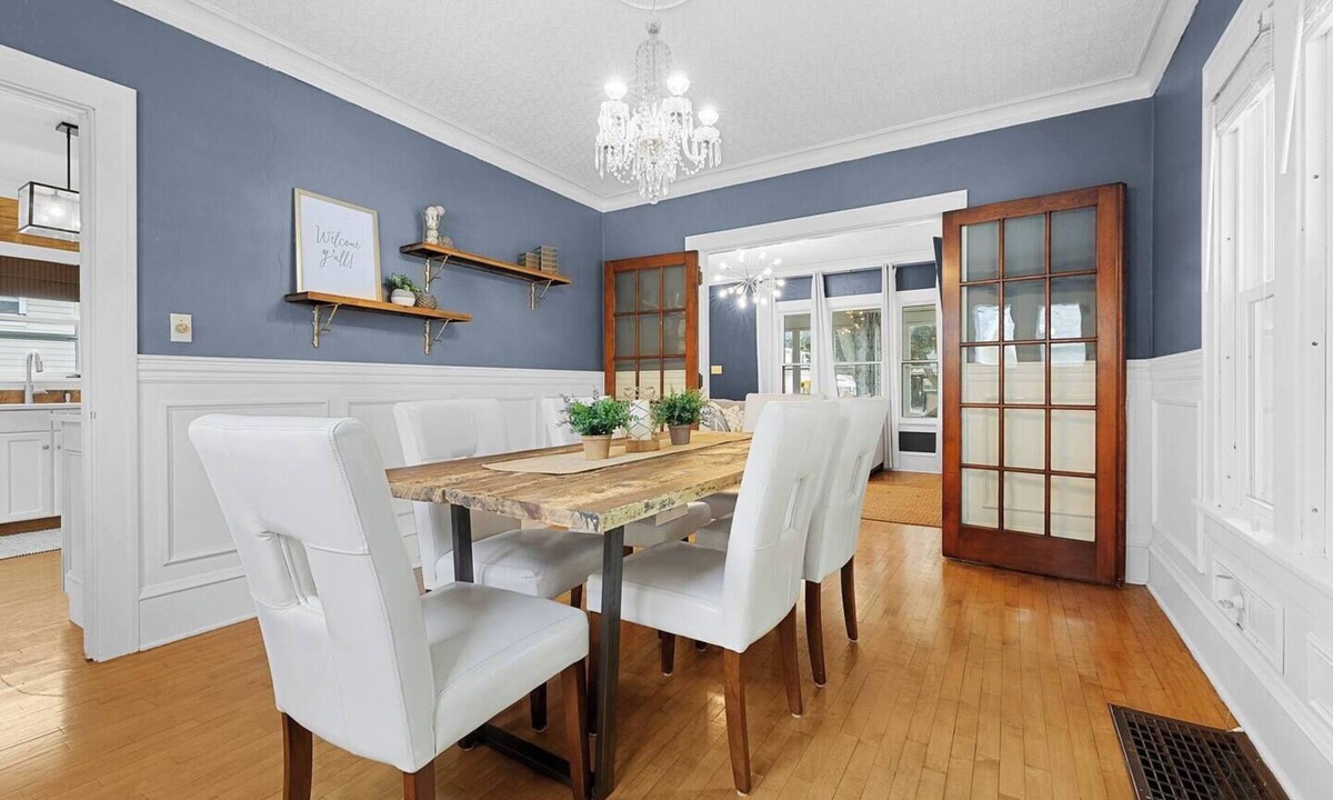 Appleton House | Central Location, King/Queen/Twin bds, Cute + Cozy