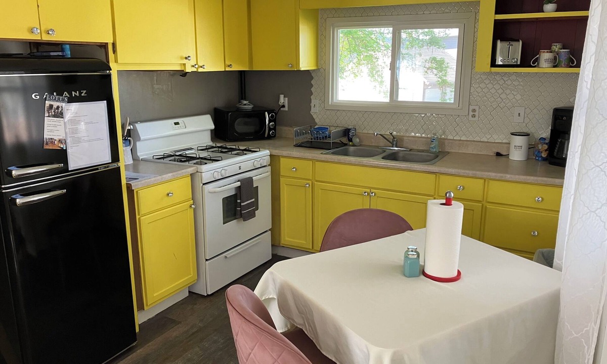 Heppner House | Charming 2-bedroom house in serene Heppner with AC, WiFi