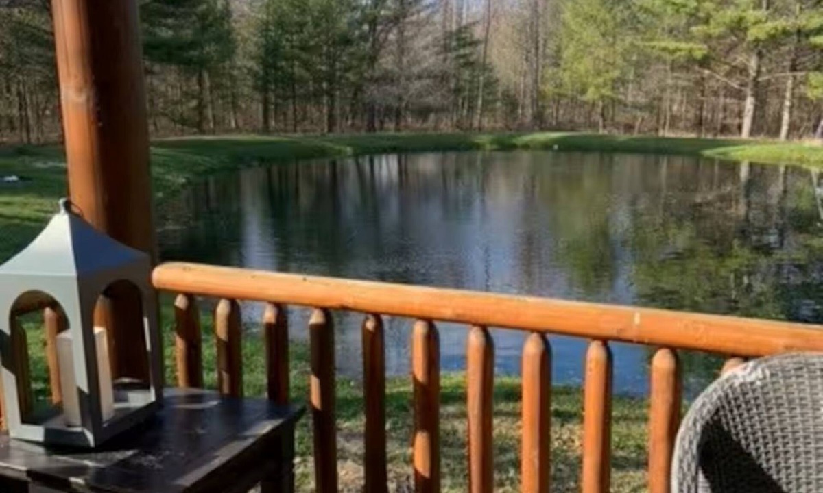 Merrillan Cabin | Charming 3-bedroom cabin with AC and WiFi in Neillsville