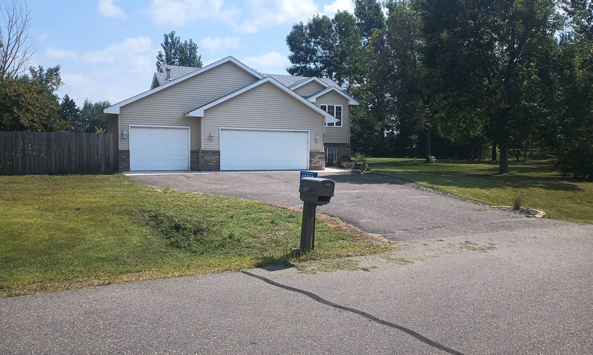 North Branch House | Charming 3-bedroom house in tranquil North Branch with AC