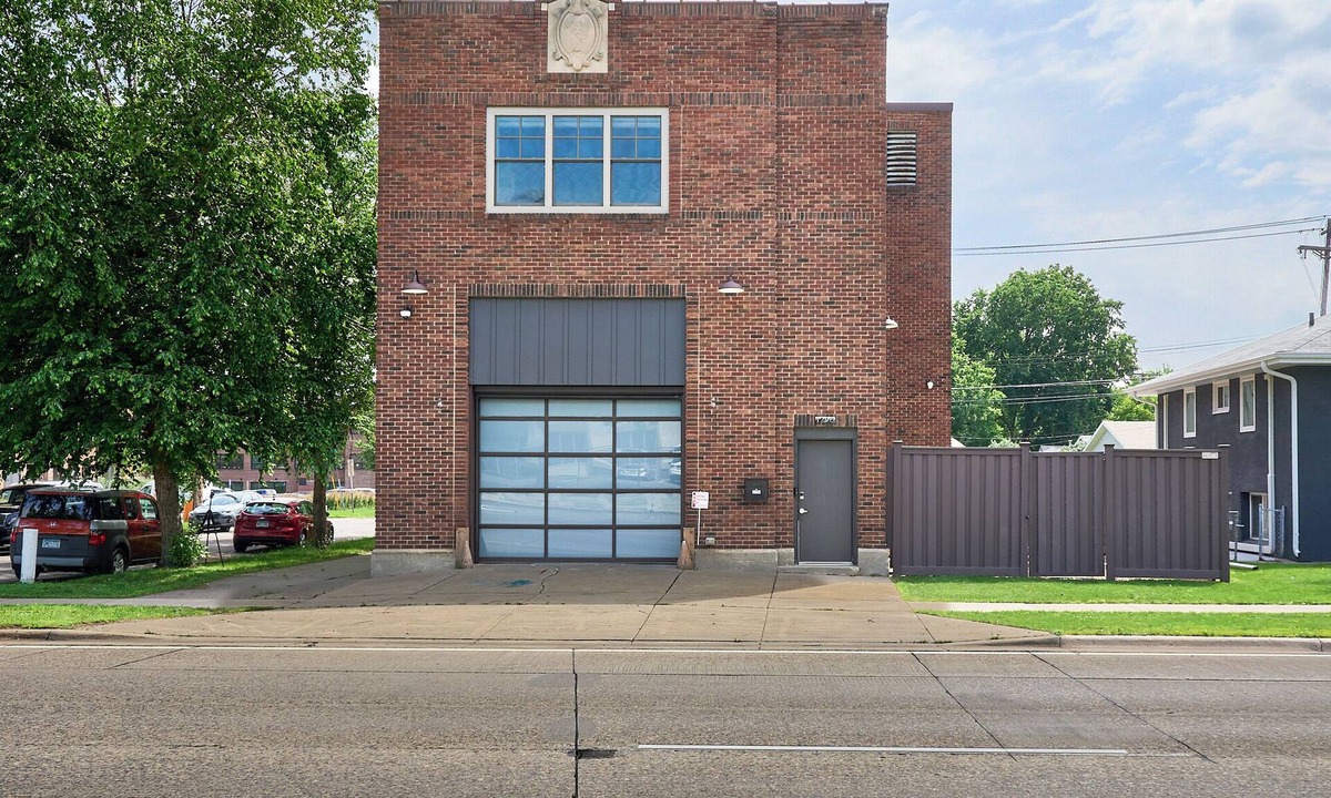 Como House | Charming 4-bedroom historic Firestation in Saint Paul with WiFi, AC