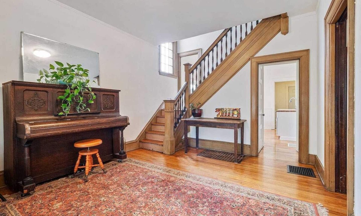 Whittier House | Charming 4 Bedroom Artists Home in Centrally Located Walkable Neighborhood