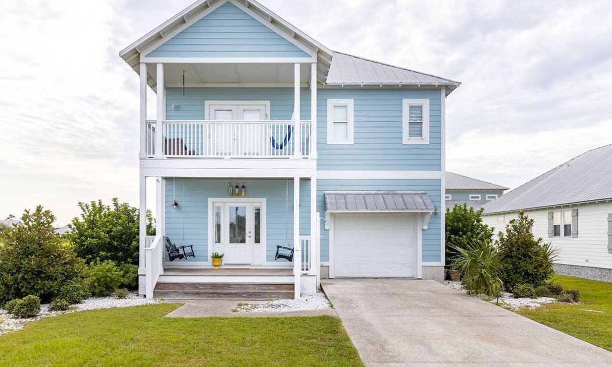 Mexico Beach House | Charming Beachside Home - Quaint Enclave - Community Pool - Golf Cart Available