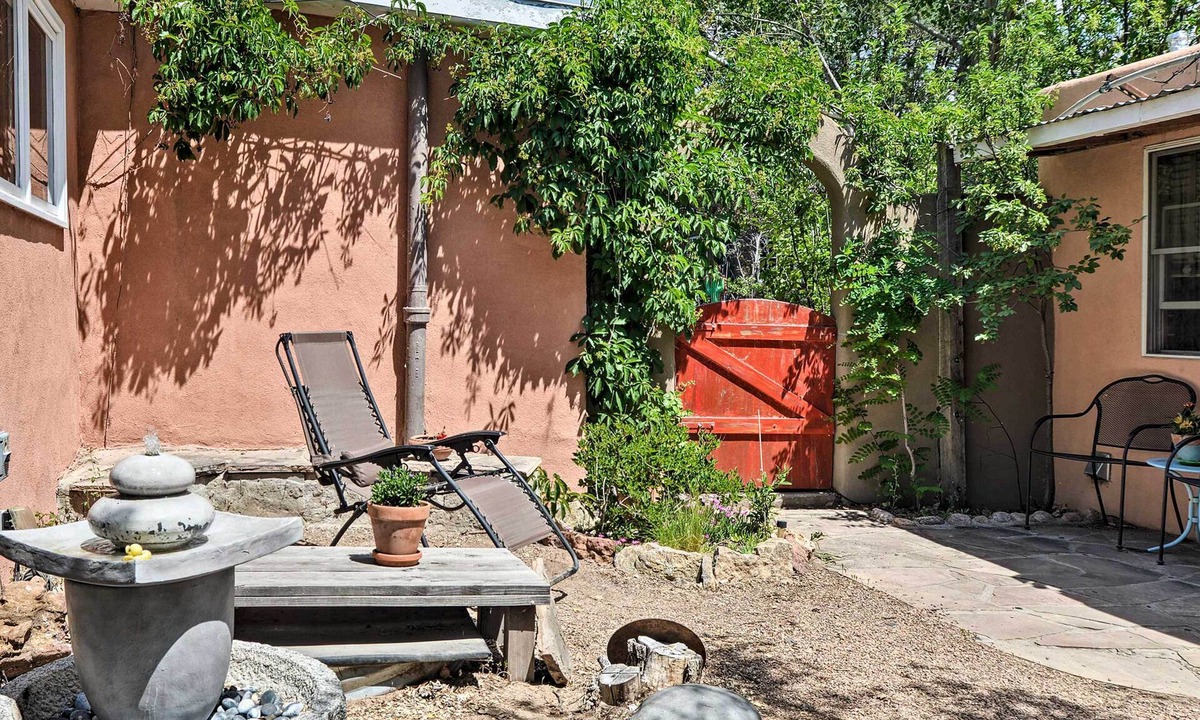 Santa Fe Apartment | Charming Casita Studio - Near Santa Fe Plaza!