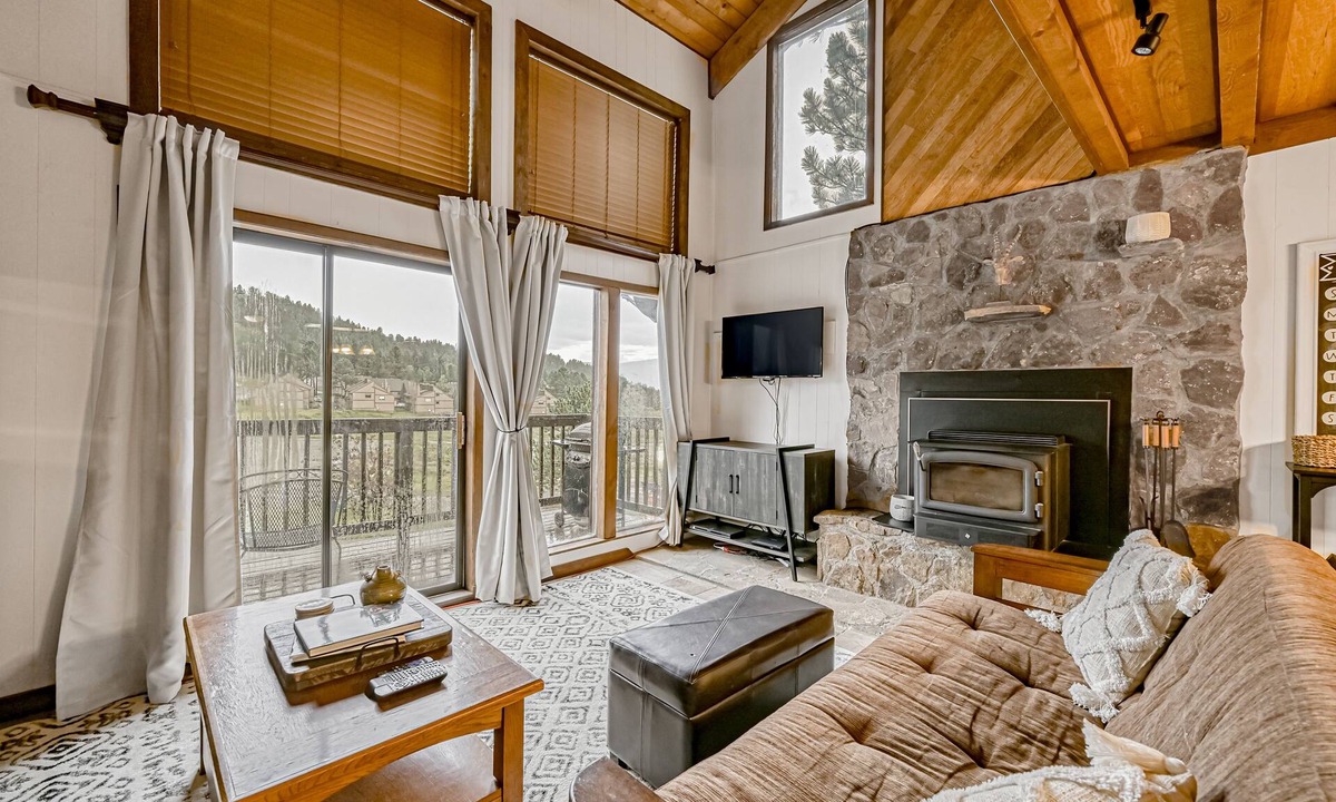 Angel Fire Condo | Charming condo near skiing, whitewater rafting & kayaking