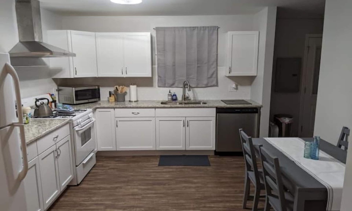 Homewood House | Charming Fully Furnished 2BD/1 BA Home in Homewood, IL