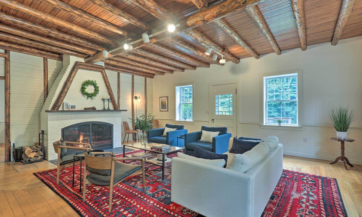Jaffrey Cottage | Charming Jaffrey Cottage w/Deck & Grill!