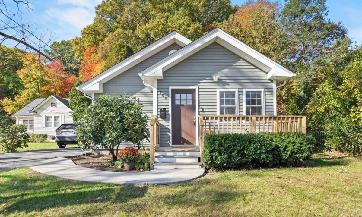 Worcester House | Charming Modern 3-bdrm house. Stroll to Lake Quinsigamond in Worcester