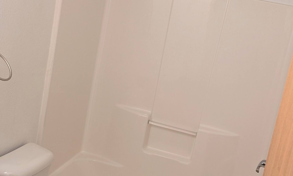 Knapp Apartment | Charming, Modern, Clean Furnished 2-bdrm apt in Knapp with AC, WIFI & Laundry