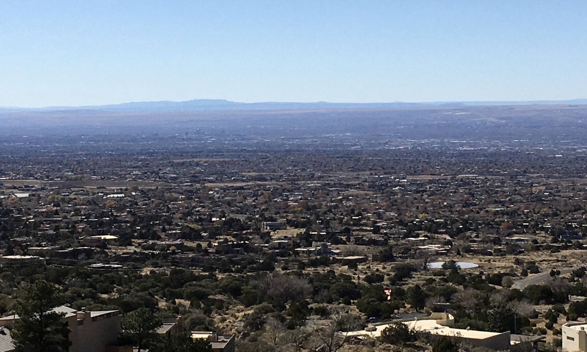 Northeast Heights Apartment | CityViews By Sandia Tram 6500 ft 5min to Sandia Casino Resort&I-25 Pets ok