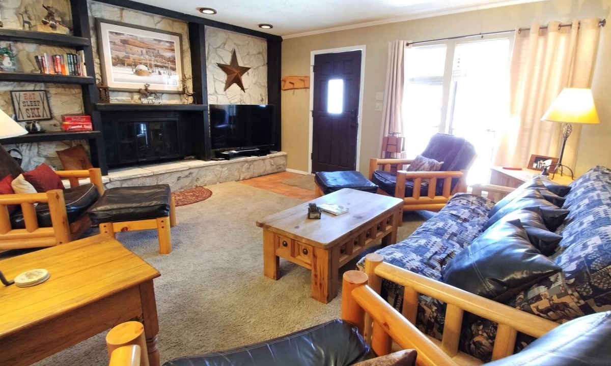 Red River House | CJ Townhouse 22 - Near Fishing Ponds