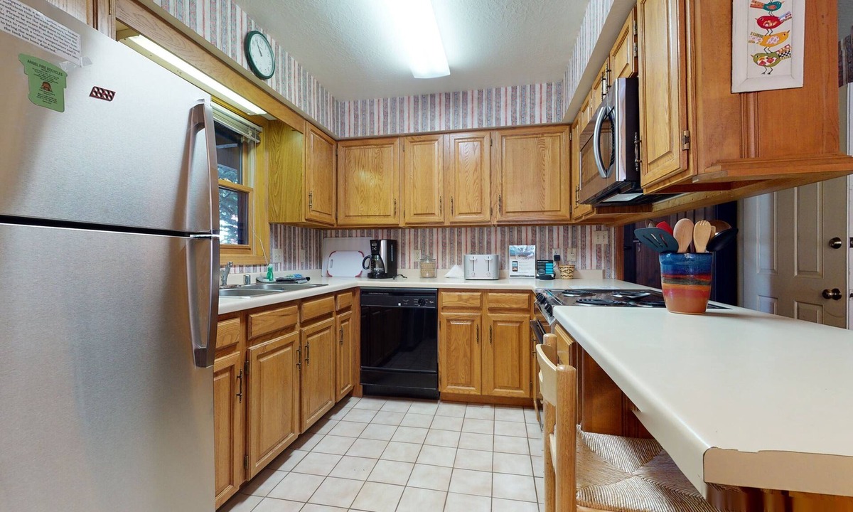 Angel Fire Condo | Close to Lifts | WiFi | Snowfire 207A