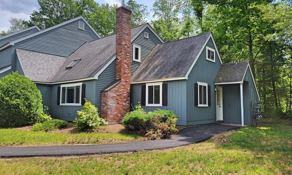 North Woodstock House | Close to shops/dining, pet-friendly, AC/FP, patio, pool access. A0056 by LRS