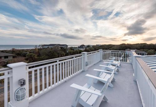Isle of Palms House | Coastal Manor~ 6 bdrm, across from ocean, Ocean Views!, Private Pool and Hot Tub, Elevator!