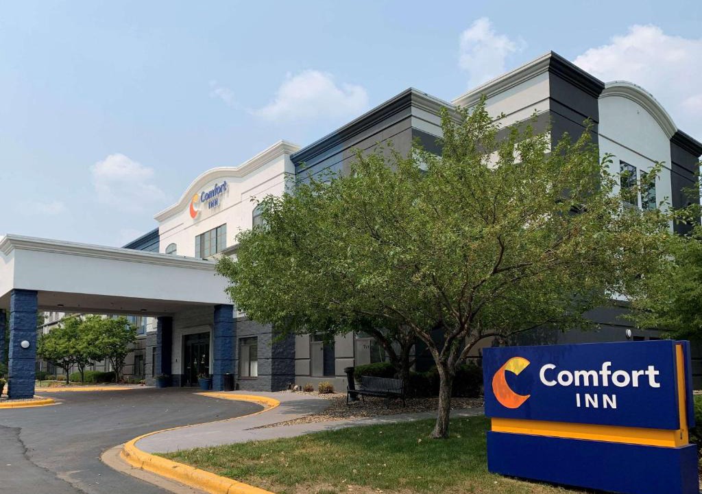 Oakdale Hotel | Comfort Inn Saint Paul East