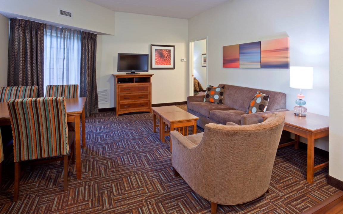 Eagan Condo | Condo ∙ 2 bedrooms ∙ 8 guests