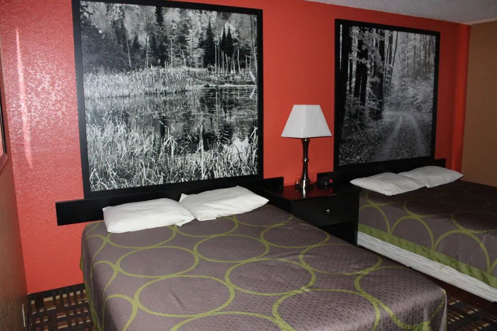 Stillwater Hotel | Coratel Inn & Suites Stillwater - 2 Queen Bed Non-Smoking