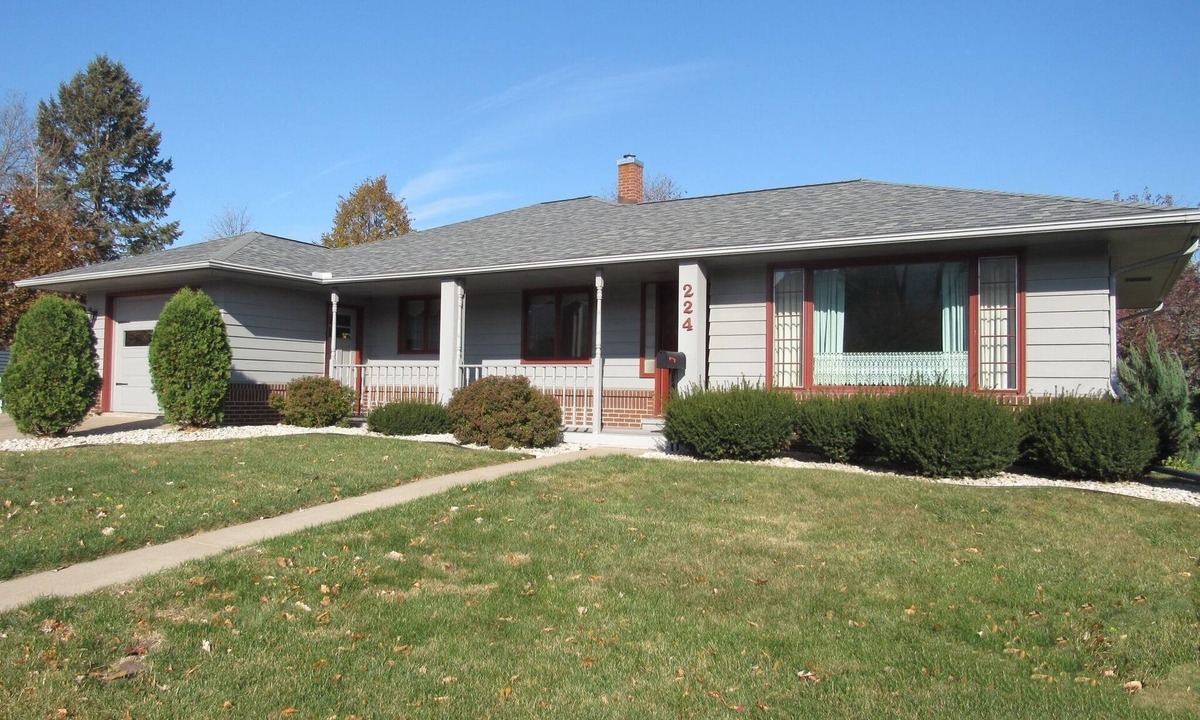 Winona Cottage | Cottage by Lake Winona