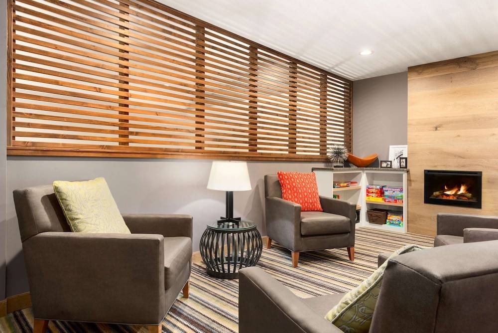 Brainerd Hotel | Country Inn & Suites by Radisson, Baxter, MN
