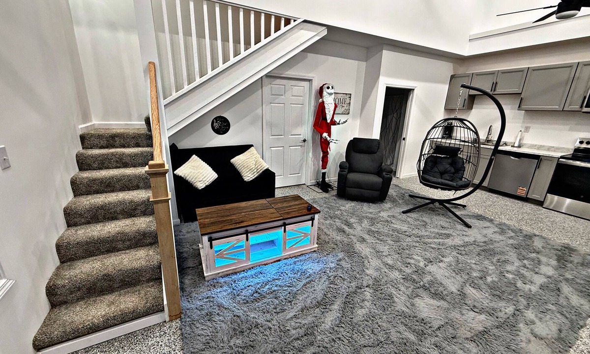 Slocomb Apartment | Countryside Duplex 2 Bedroom 1.5 bath Family Friendly No Pets