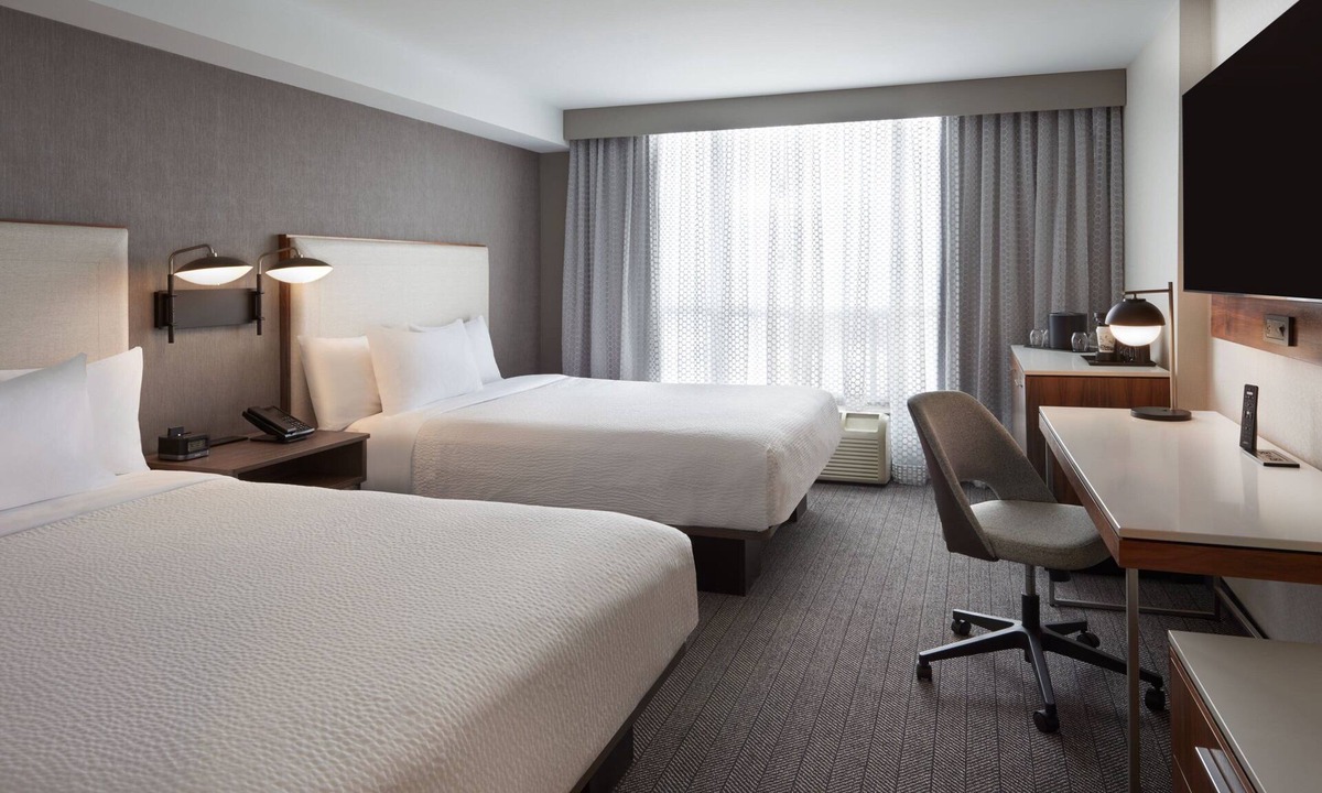 Rosemount Hotel | Courtyard by Marriott Kitchener