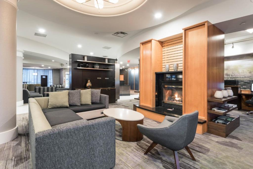 Vaughan Hotel | Courtyard by Marriott Toronto Vaughan