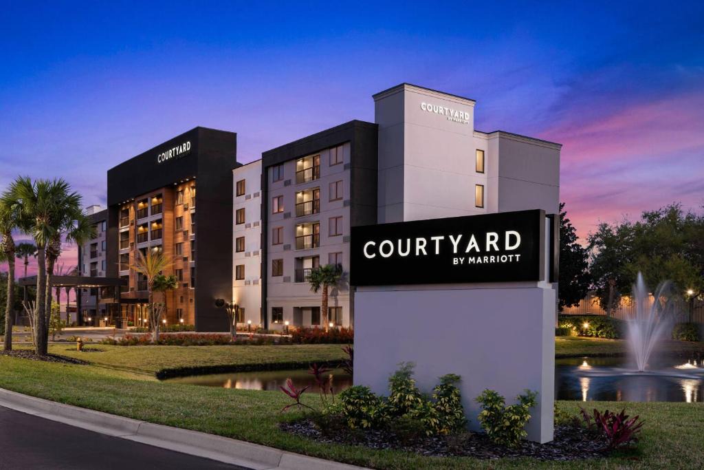 Southpoint Hotel | Courtyard by Marriott Jacksonville Butler Boulevard