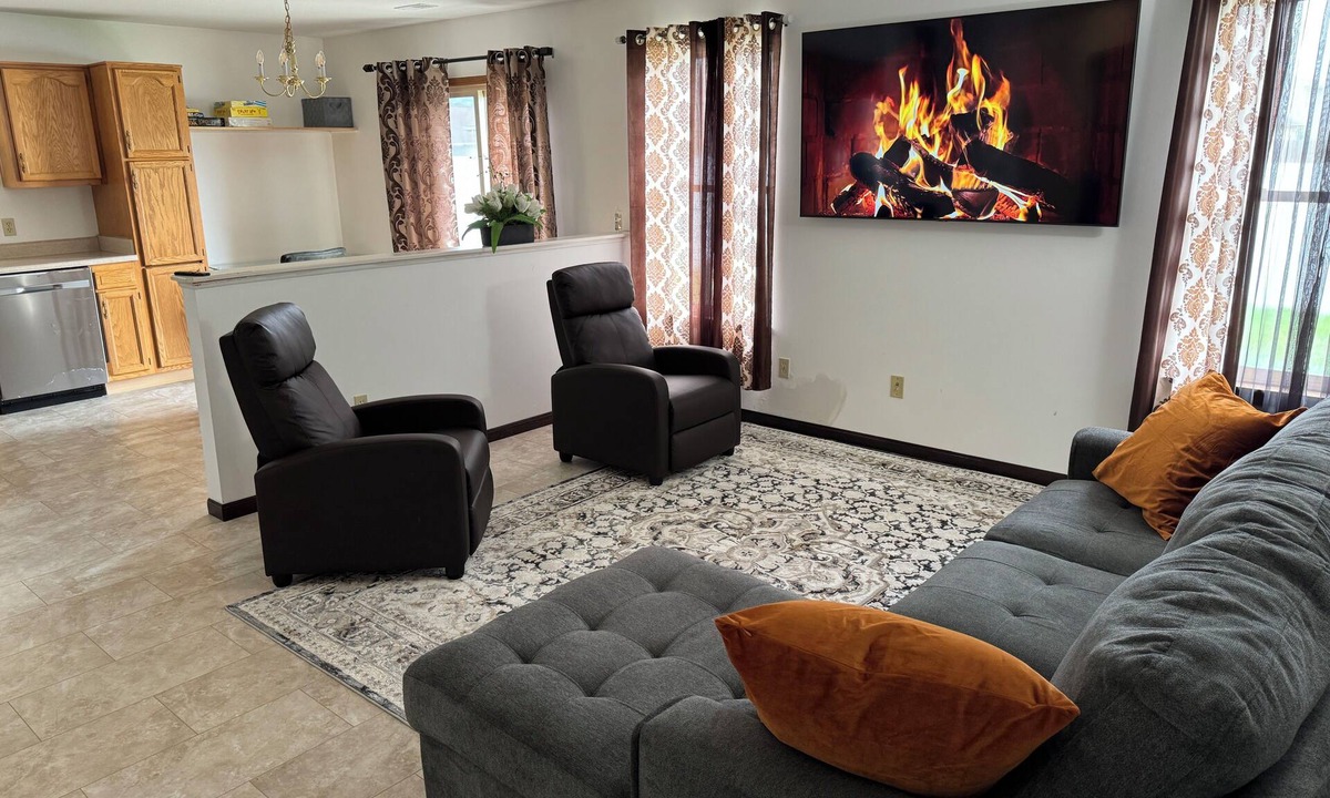 Fort Wayne House | Cozy 3-bedroom bungalow in Fort Wayne