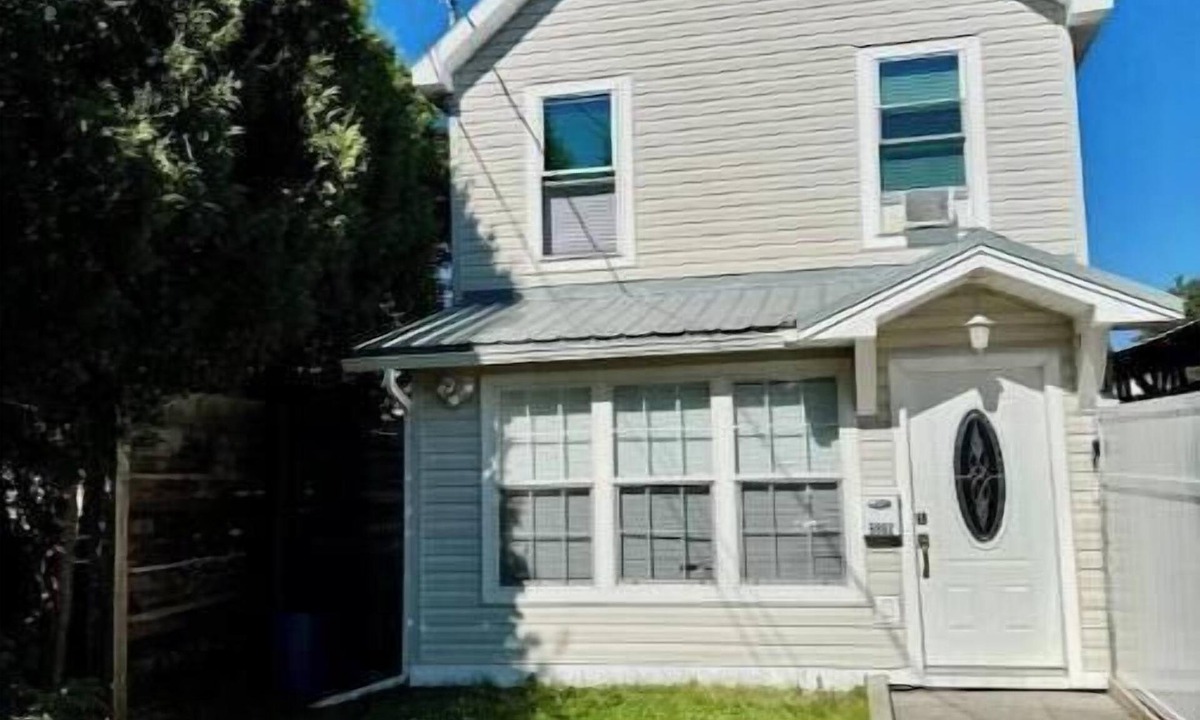 Lake Placid House | Cozy Lake Placid Retreat-Perfect for Your Adirondack Getaway! 4+ Parking spaces!
