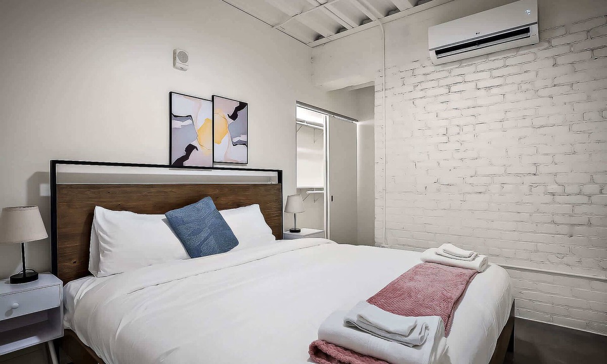 Warehouse District Apartment | CozySuites NLG - Modern 1BR condo #31