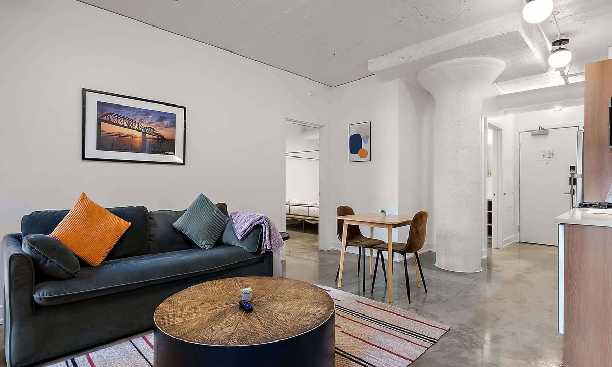 Warehouse District Apartment | CozySuites NLG - Modern 1BR condo #05