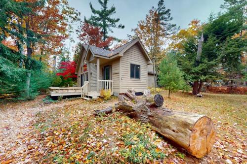 Glen Arbor House | Creeping Snails