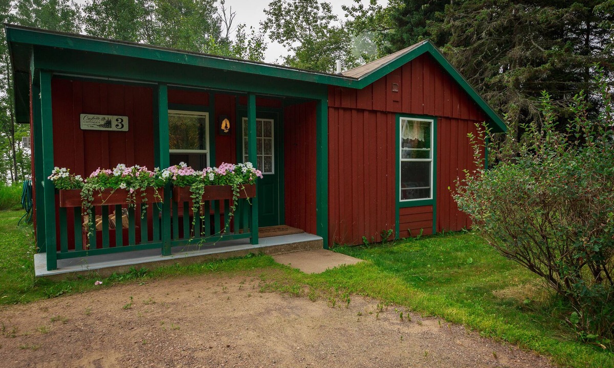 Croftville Cottage | Croftville Road Cottages #3. On the Shore of Lake Superior. Cozy and Romantic.