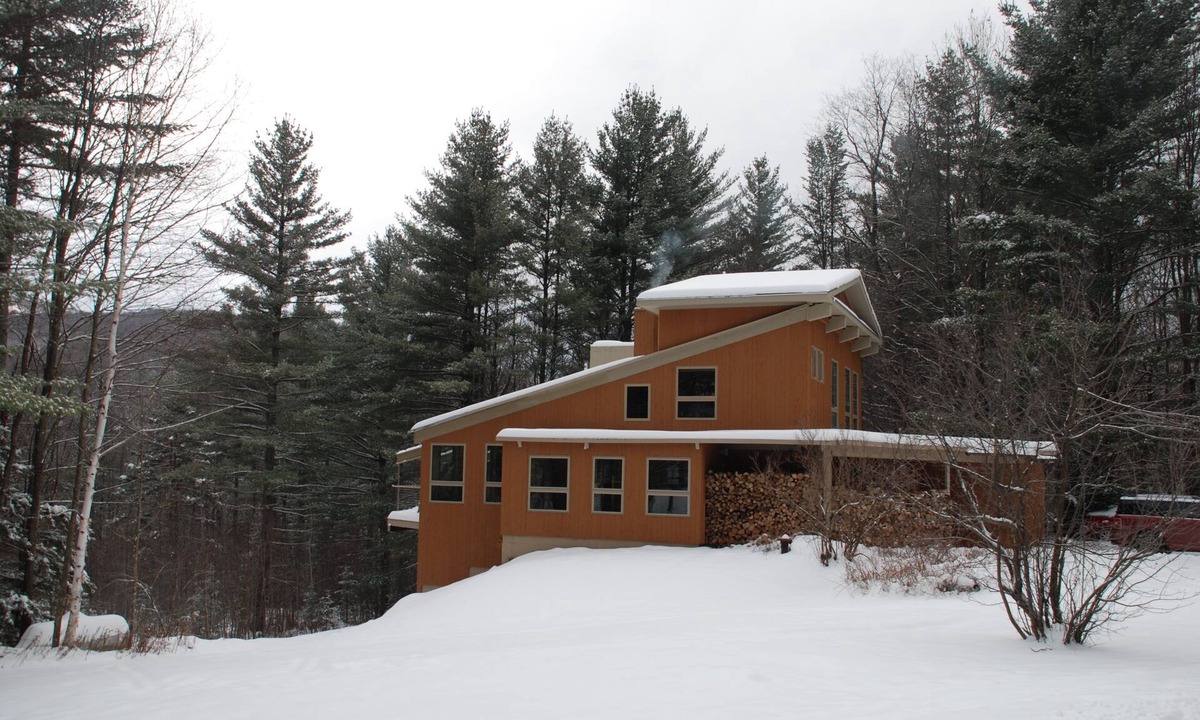 Crossett Hill Lodge | Waterbury