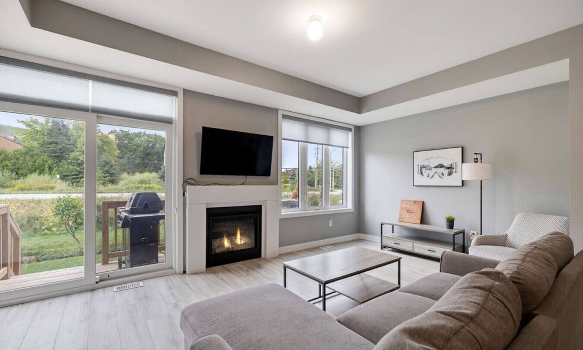 The Blue Mountains Villa | Crosswinds Escape: Townhome Backing on Blue Mtn